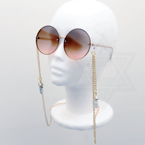 Disillusion glasses chain