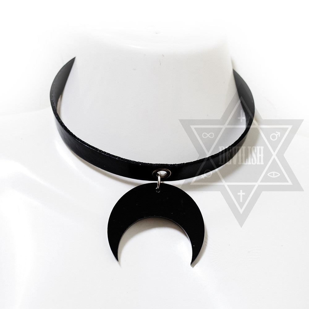 Darkened moon Choker