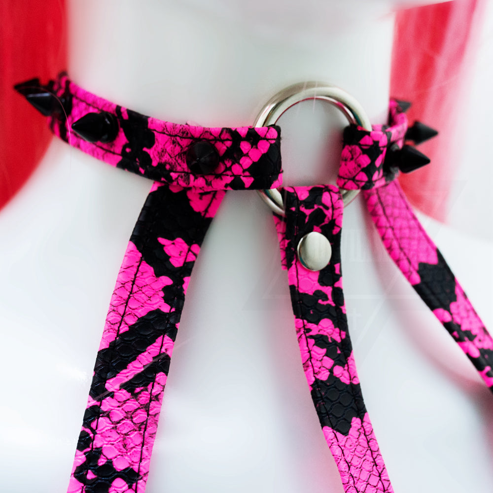 Pink widow harness
