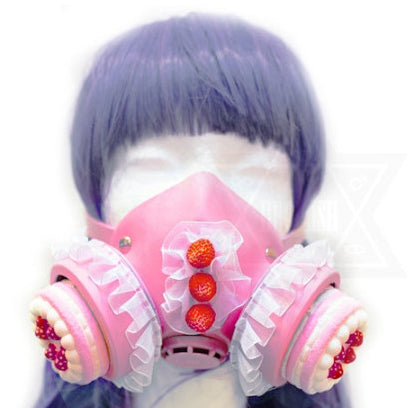 (Strawberry cake gas mask*