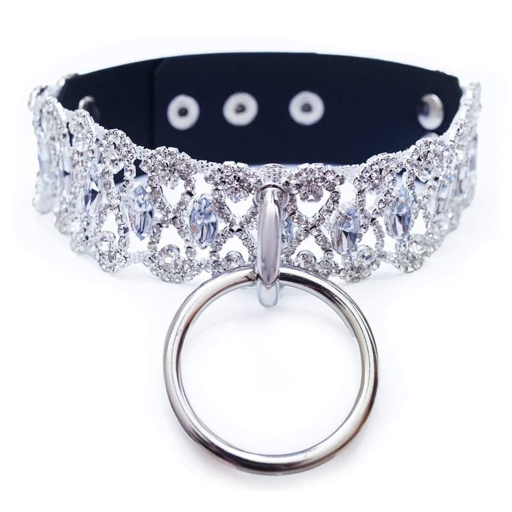 Queendom choker