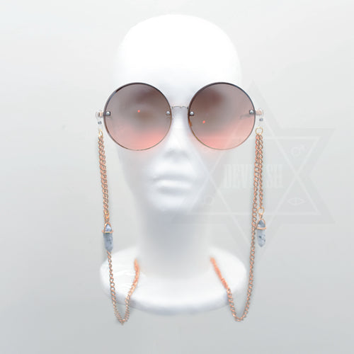 Disillusion glasses chain