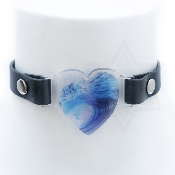Surging choker