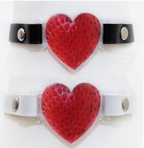 strawberry heart choker/garter