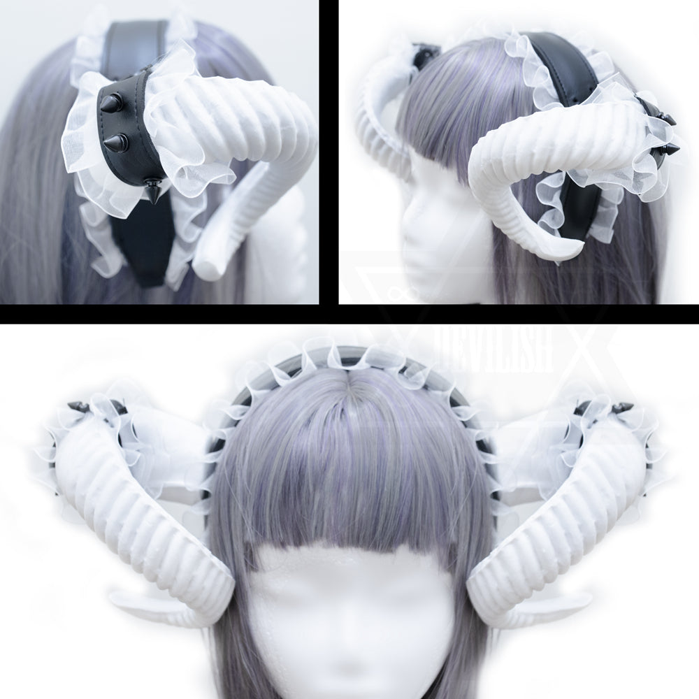 Fetish girl horns*