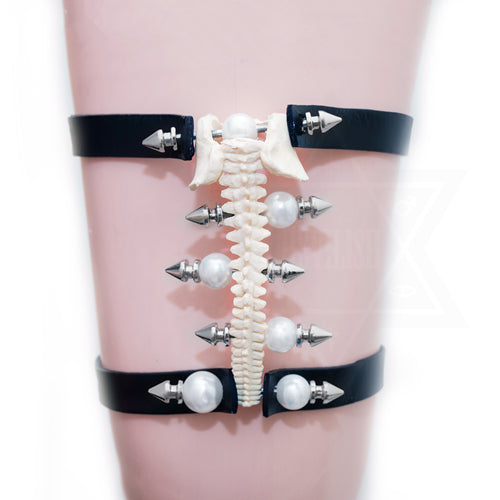 Bone collection garter