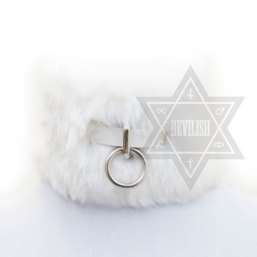 Fluffy white choker