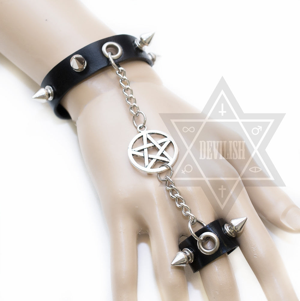 Witchy hand Harness