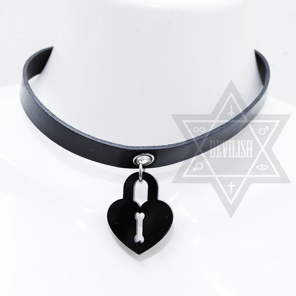 LOCK ME UP CHOKER*