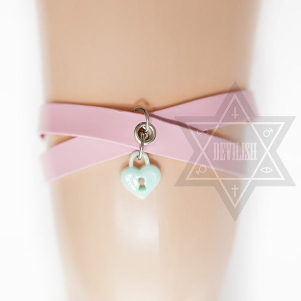 Lock Me Up garter(Pink,Green,Purple)