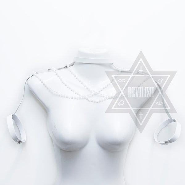 Pure pearl harness