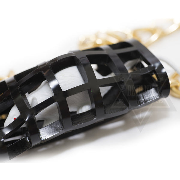 Trapped necklace