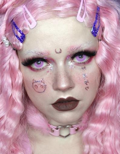 Fluffy heart choker*